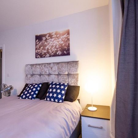 Lee'S House Villa Uxbridge Rom bilde