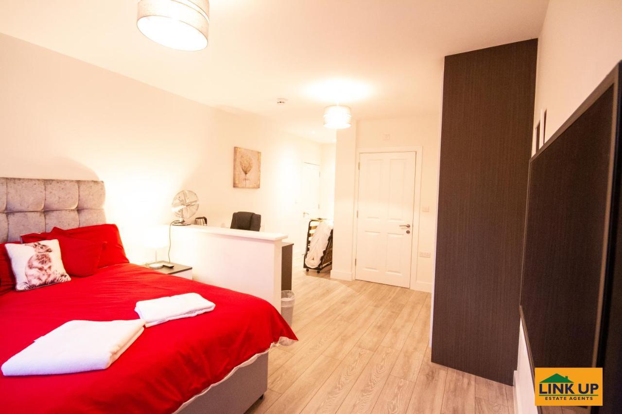 Lee'S House Villa Uxbridge Rom bilde