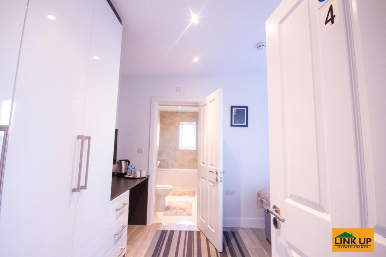 Lee'S House Villa Uxbridge Rom bilde